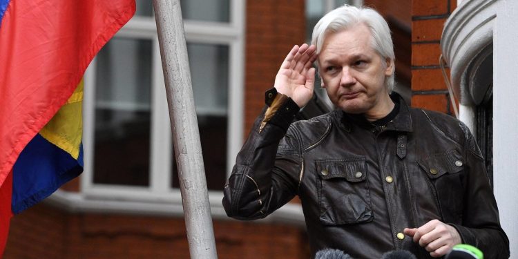 CNN descubrió como Julian Assange interfirió en las elecciones 2016 en EEUU