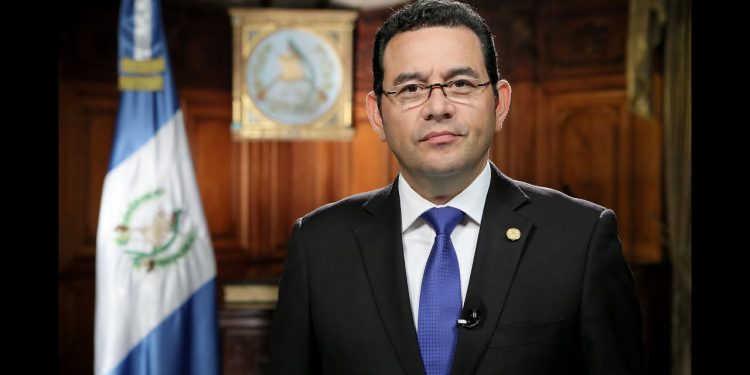 Trump critica a Guatemala por evitar ser un "tercer país seguro" y anuncia sanciones