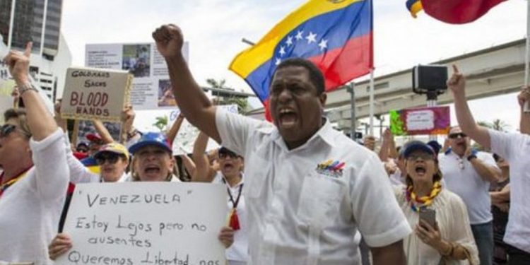 Venezolanos en el exilio pidieron a Guaidó solicitar TPS a Trump