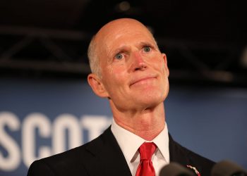 Rick Scott: Pago de aranceles chinos debería generar recortes de impuestos