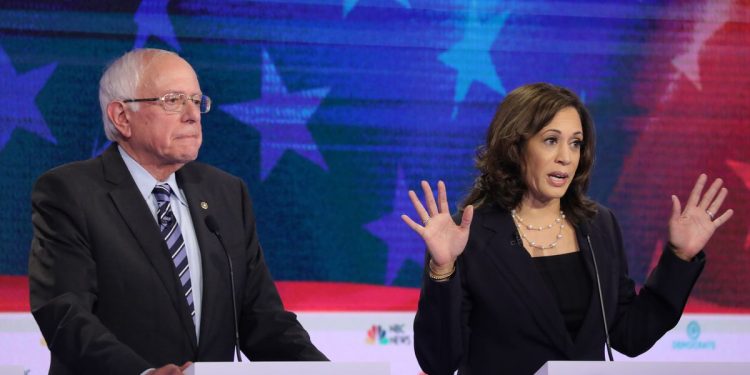 Visita de Sanders y Harris a Iowa profundiza divisiones en votantes demócratas