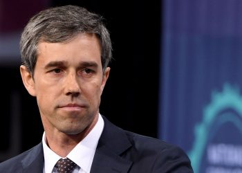 Candidato demócrata asistió a funeral de mexicano asesinado en El Paso