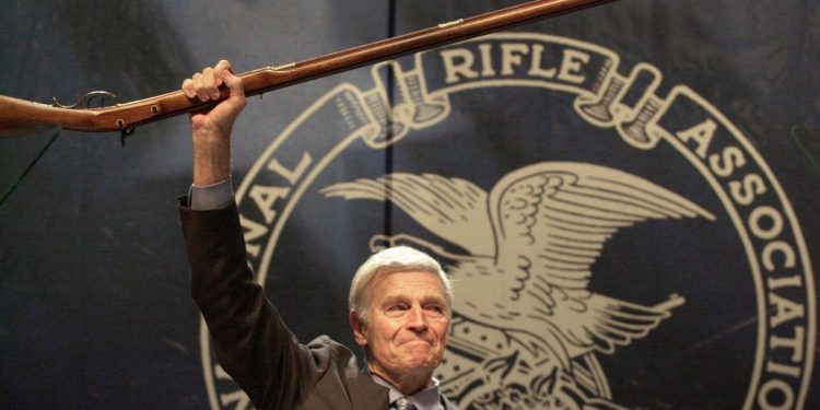 Aliados de la NRA temen que haya perdido su poder en Washington