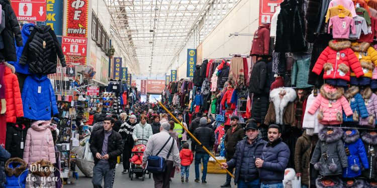 Se desarrolla mercado para cubanos que viajan a Rusia a comprar para revender en la Isla