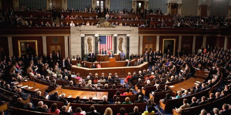 Jueces de inmigración piden crear corte independiente al Congreso