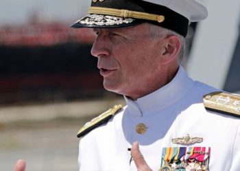 Faller: Marina de EEUU espera órdenes para despliegue en Venezuela