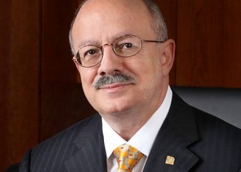 Eduardo Padrón culminó su etapa como presidente del Miami Dade College