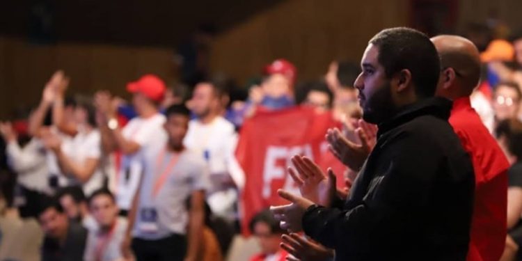 Hijo de Nicolás Maduro de rodilla en tierra ante Corea del Norte y su dictador Kim Jong-un