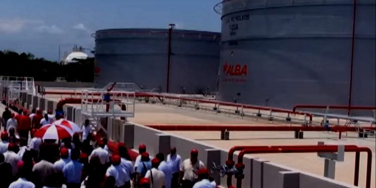 Trama de corrupción venezolana llega a El Salvador. Se trata de ALBA Petróleos.