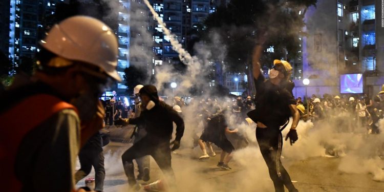 Protestas antigubernamentales siguen en Hong Kong