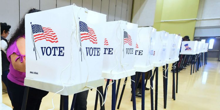 Última encuesta: los hispanos rechazan a Trump