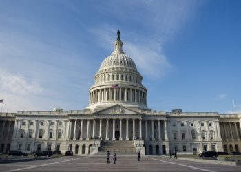 Senadores y congresistas piden a HUD que explique la colocación de un monitor para Puerto Rico