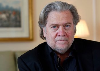 Steve Bannon calificó la batalla de los demócratas contra Trump como una "pelea de almohadas"