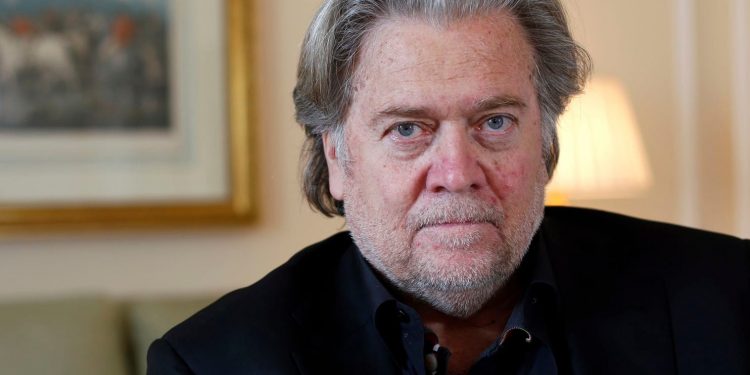 Steve Bannon calificó la batalla de los demócratas contra Trump como una "pelea de almohadas"