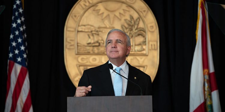 Alcalde de Miami-Dade presentó presupuesto de $9 mil millones