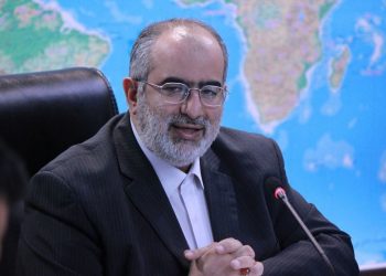 Asesor del presidente iraní: Despido de Bolton muestra fracaso de política de presión de EEUU