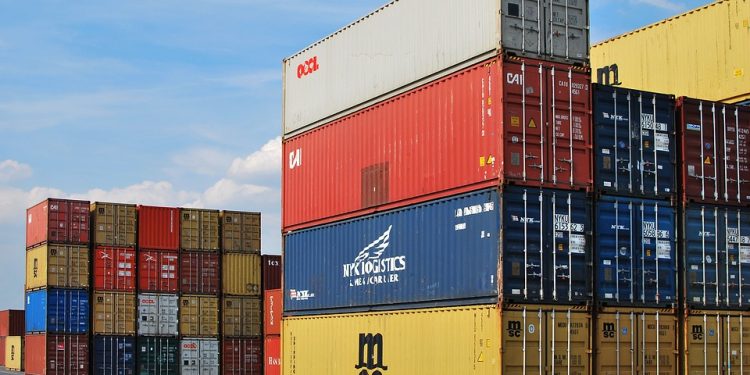 Tras brusca caída de envíos a EEUU, exportaciones chinas disminuyen sorpresivamente