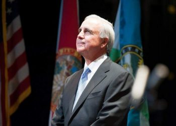 Alcalde Carlos Giménez pide $5 millones para proyecto que comanda su hijo