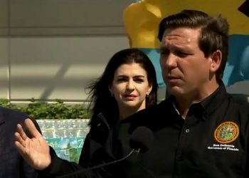 DeSantis apoya proyectos de ley de Florida que permitirían a atletas universitarios ganar dinero