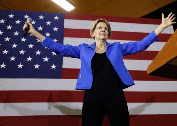 Warren afronta una dura prueba con su política de atención a la salud