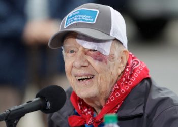 Expresidente Carter fue hospitalizado tras sufrir fractura de pelvis