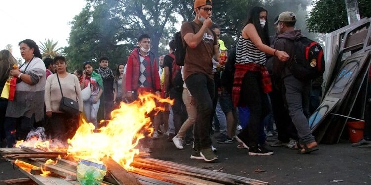 Bolivia convulsionada: Comités cívicos amenazaron con desconocer a Morales y pidieron confirmar comicios