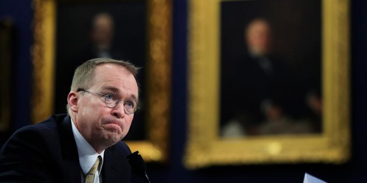 Estrategia de defensa de Trump “en caos” ante investigación de juicio político