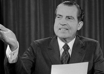 Nixon renunció a la Presidencia para evitar el impeachment