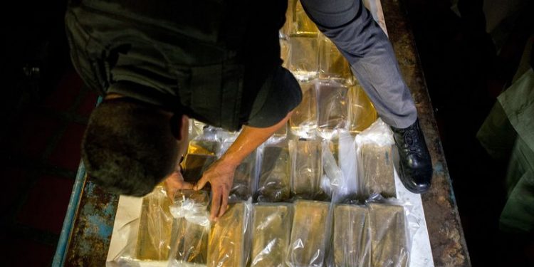 Insólito plan para vender oro embargado atrajo a oficiales del régimen de Maduro