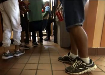 Legisladores demócratas aplauden clausura del centro de migrantes Homestead