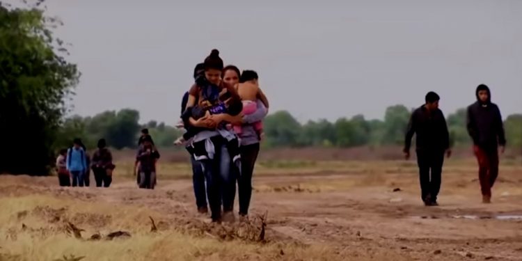 Proponen establecer una oficina que luche por la ciudadanía de los inmigrantes