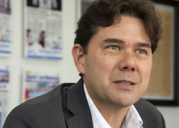 Ken Russell consigue la reelección a Comisión de Miami con el 59.66% de los votos