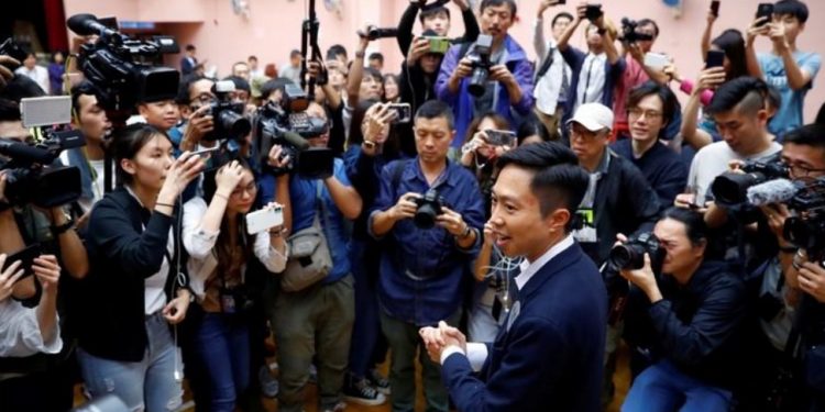 En medio de crisis política, demócratas de Hong Kong consiguen una victoria arrolladora