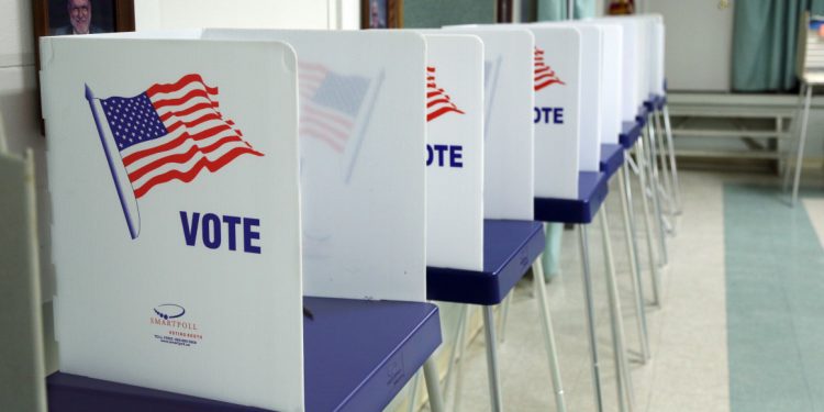 Michael Bloomberg y Deval Patrick participaron en elecciones primarias presidenciales demócratas de Florida