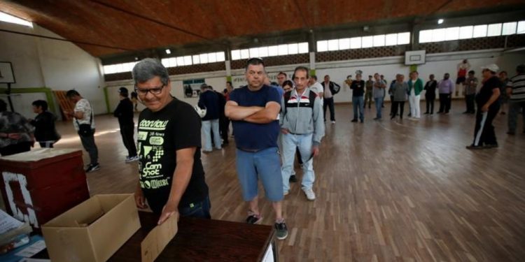 Centroderecha se perfila a ganar en elecciones en Uruguay, según sondeos