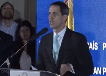 Caos y tensión en la embajada de Venezuela en Brasil