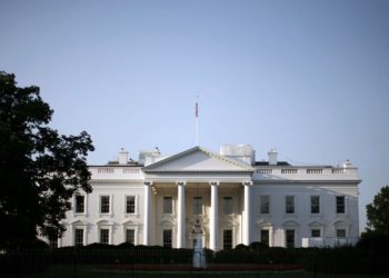 Portavoz de la Casa Blanca revela que Trump quiere un juicio político en el Senado