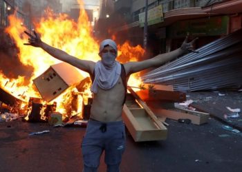 Peso chileno cae al mínimo histórico tras nueva jornada de protestas violentas