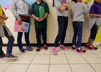 Amnistía Internacional pide a Trump parar detención prolongada de niños migrantes