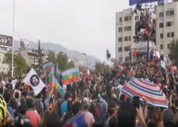Continúan las protestas en Chile tras un mes del inicio del estallido social