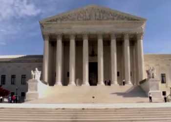 Conservadores de la Corte Suprema se muestran dispuestos a respaldar propuesta de Trump de culminar DACA