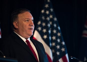 Análisis VOA: Pompeo evalúa candidatura al Senado con el tema de Irán latente