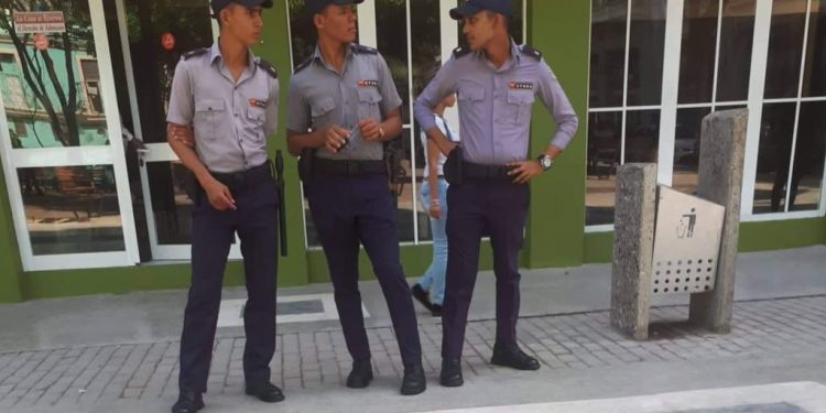 Aumentó la escasez en toda Cuba y también lo hizo la presencia policial este fin de año