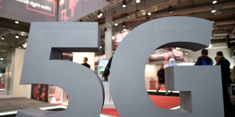 Trump nombra a cercano asesor como representante especial para despliegue de tecnología 5G