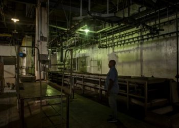 Cifras del derrumbe en la economía de Venezuela y el secreto de Maduro para seguir en el poder