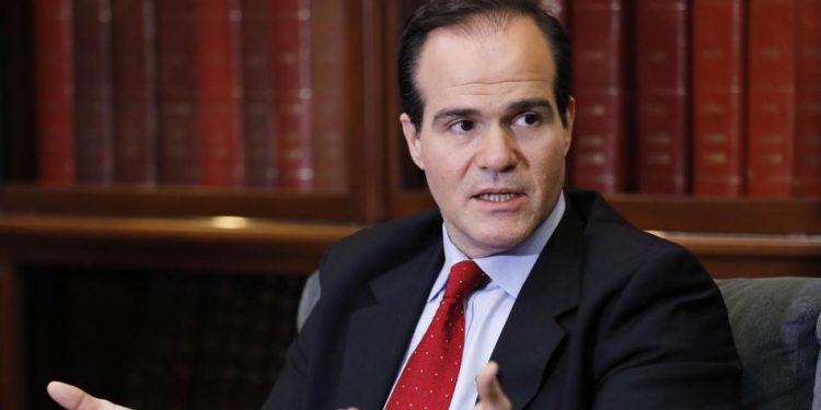 EEUU buscaría invertir más en Latinoamérica, según Claver-Carone