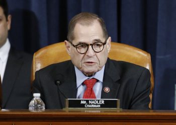 Demócratas aseguran en amplio informe que Trump “traicionó a la nación”