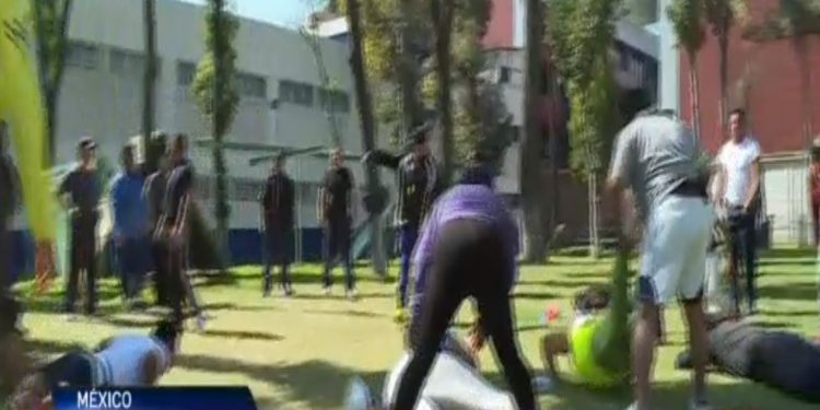 Realizan programa de dieta y ejercicios en México para poner en forma a miles de policías