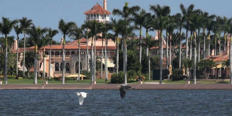 Detienen a otra mujer de nacionalidad china por invadir resort de Trump en Florida