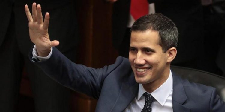 Juan Guaidó mantiene el liderazgo en cuanto a popularidad política en Venezuela